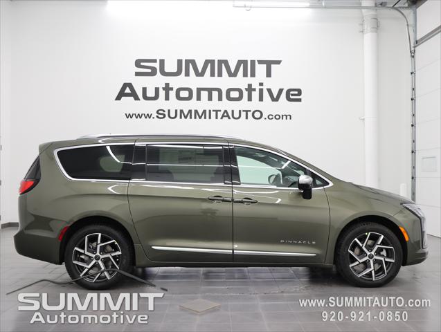 2027 Chrysler Pacifica Pinnacle for sale in Fond du Lac, WI