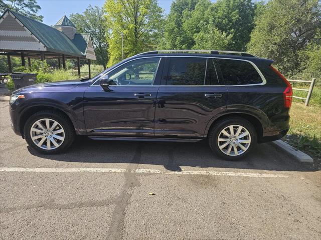2017 Volvo XC90 T6 Momentum