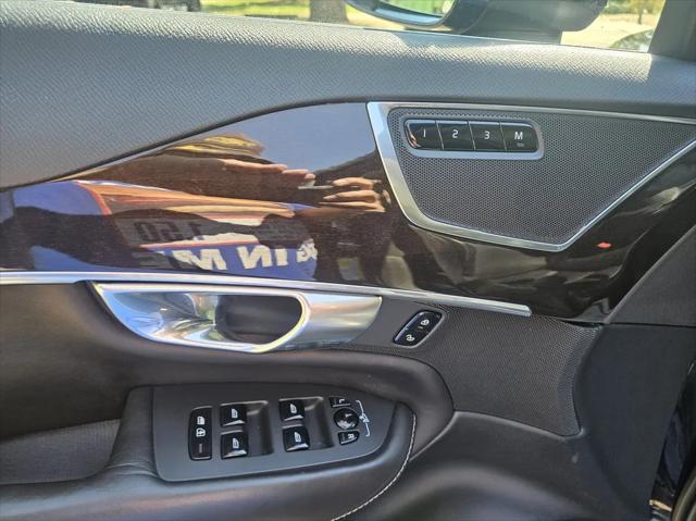 2017 Volvo XC90 T6 Momentum