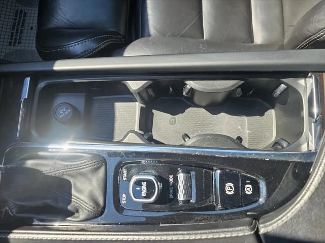 2017 Volvo XC90 T6 Momentum