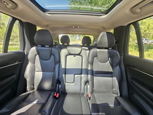 2017 Volvo XC90 T6 Momentum