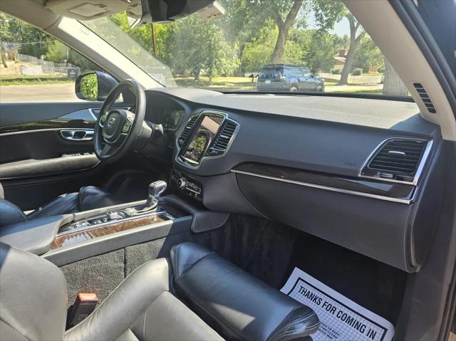 2017 Volvo XC90 T6 Momentum