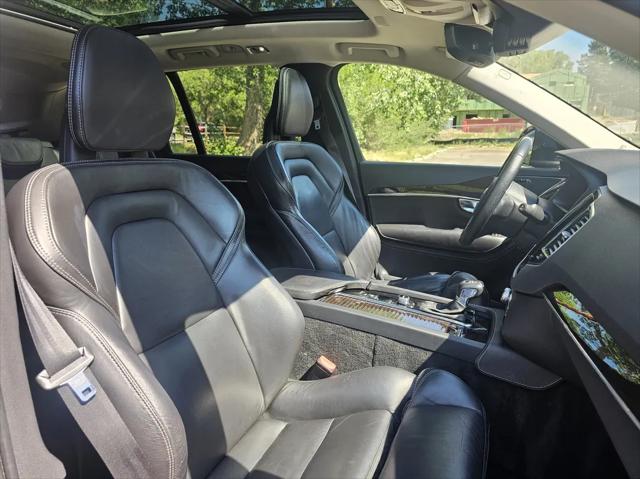 2017 Volvo XC90 T6 Momentum