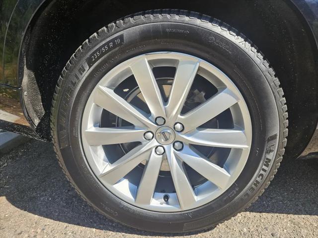 2017 Volvo XC90 T6 Momentum