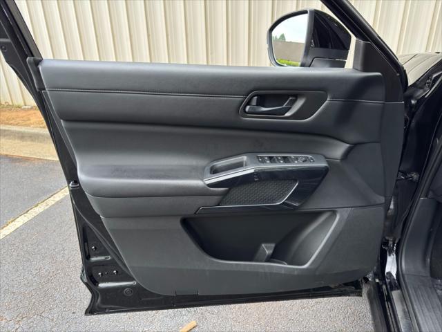 2024 Nissan Pathfinder SV FWD