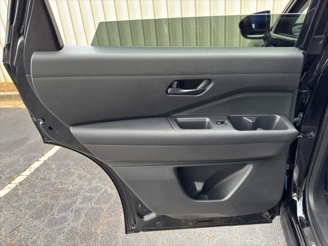2024 Nissan Pathfinder SV FWD