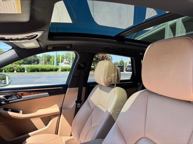 2023 Porsche Macan T