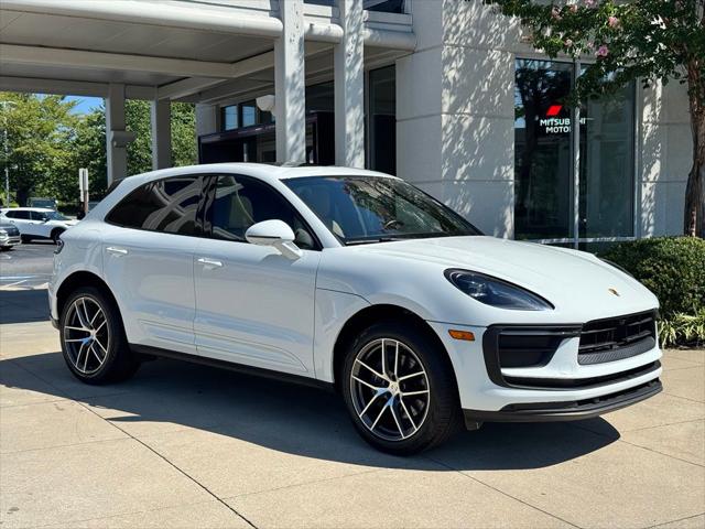 2023 Porsche Macan T