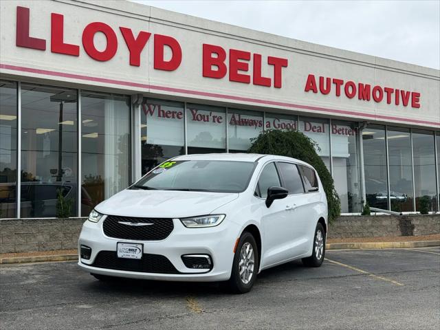 2025 Chrysler Pacifica Select for sale in Eldon, MO