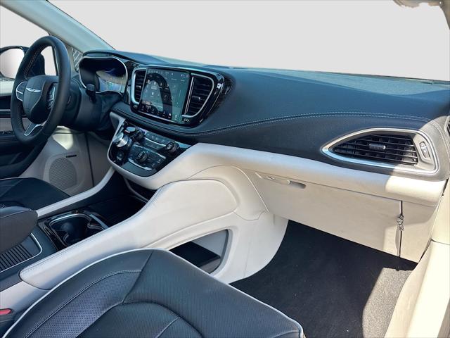 2023 Chrysler Pacifica Limited AWD