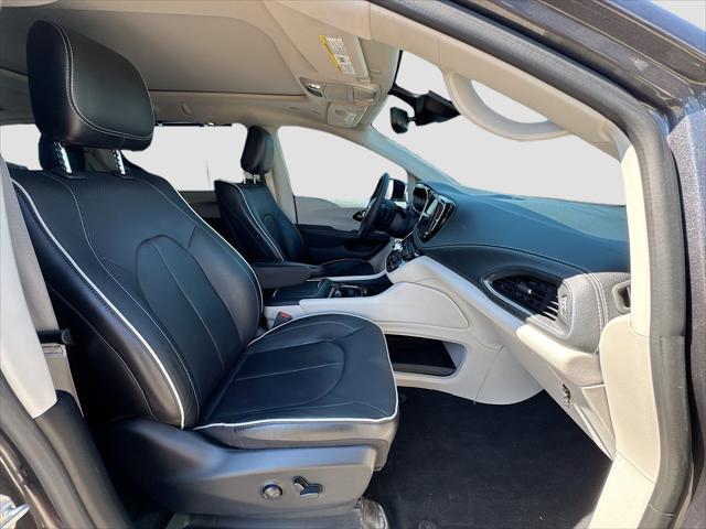 2023 Chrysler Pacifica Limited AWD