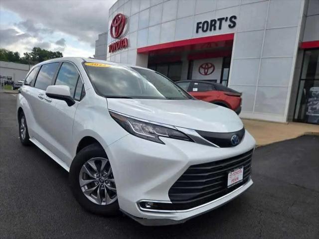 2022 Toyota Sienna XLE for sale in North Pekin, IL