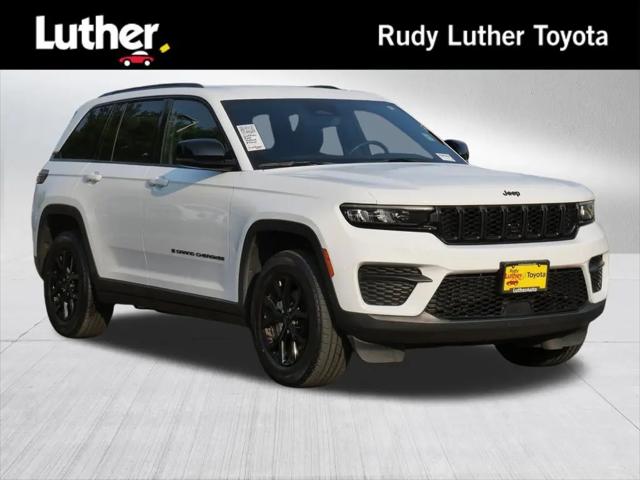 2024 Jeep Grand Cherokee Altitude 4x4 for sale in Minneapolis, MN