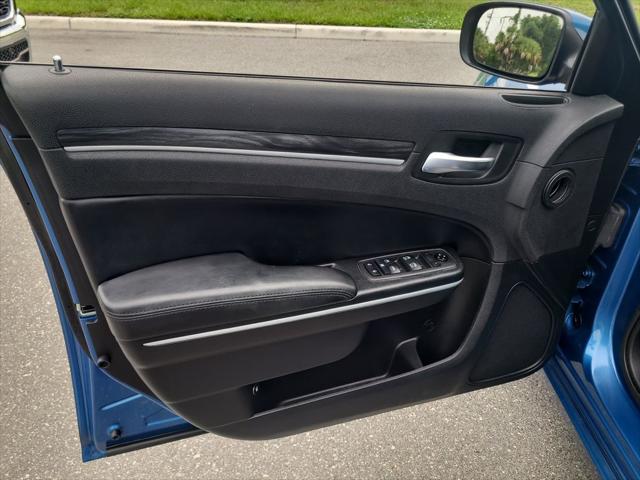 2021 Chrysler 300 Touring