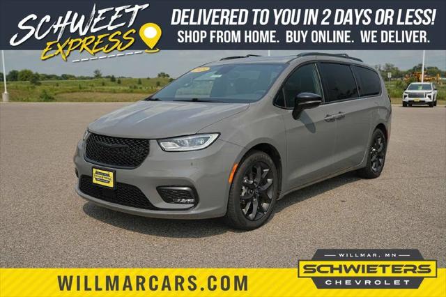 2025 Chrysler Pacifica Limited for sale in Willmar, MN