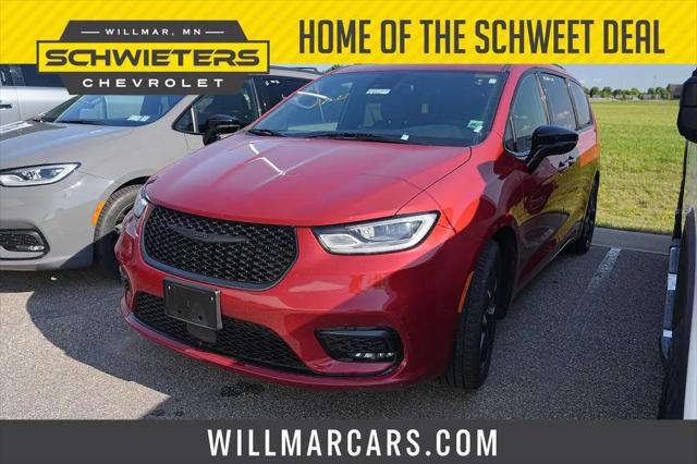 2025 Chrysler Pacifica Limited for sale in Willmar, MN