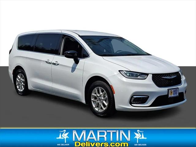 2024 Chrysler Pacifica Touring L for sale in Newark, DE