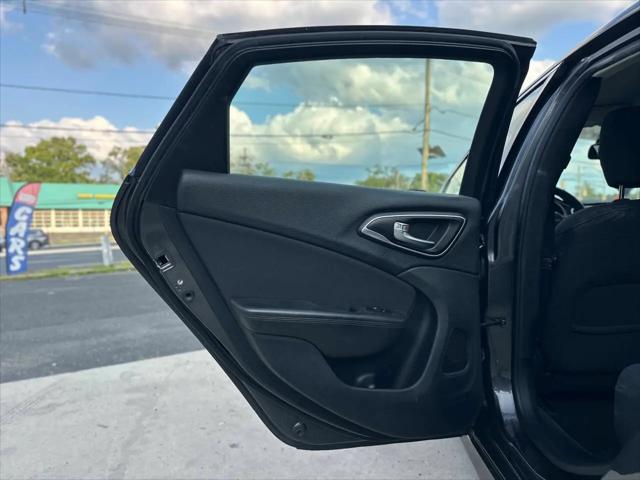 2015 Chrysler 200 LX