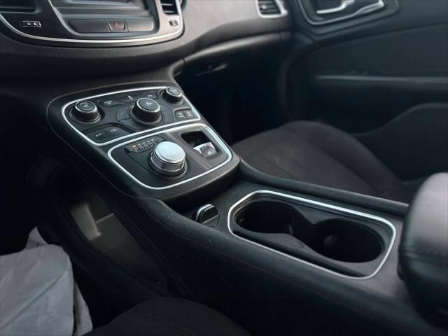 2015 Chrysler 200 LX