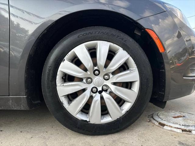2015 Chrysler 200 LX