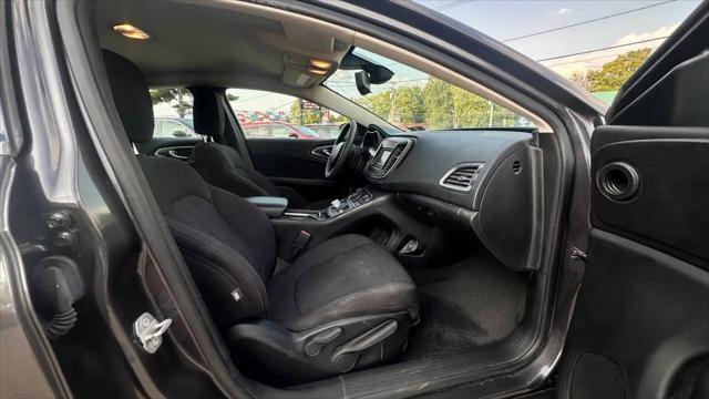 2015 Chrysler 200 LX