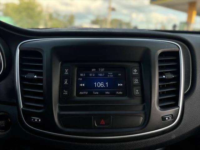 2015 Chrysler 200 LX