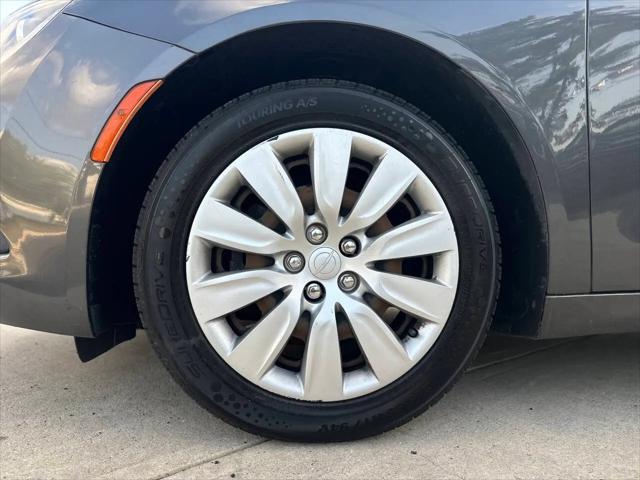 2015 Chrysler 200 LX