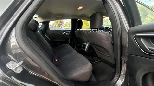 2015 Chrysler 200 LX