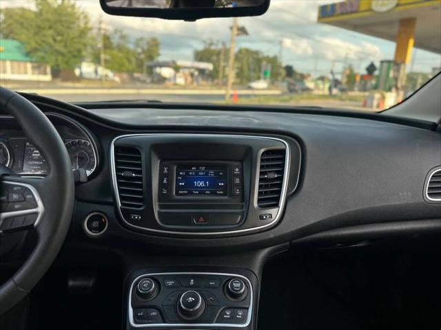 2015 Chrysler 200 LX