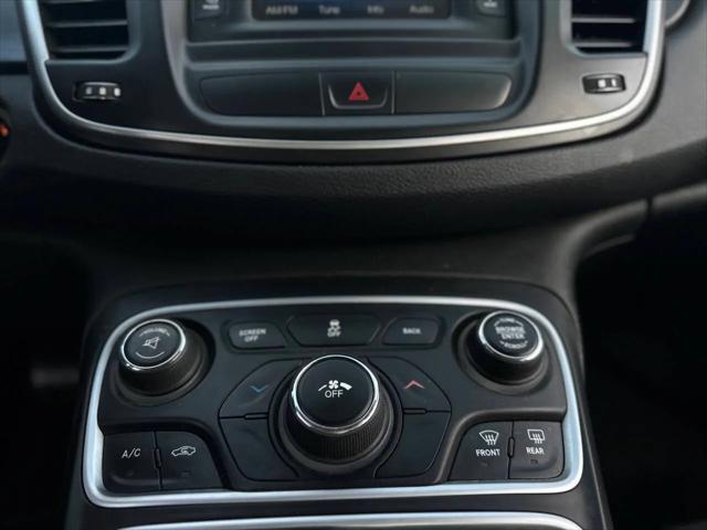 2015 Chrysler 200 LX