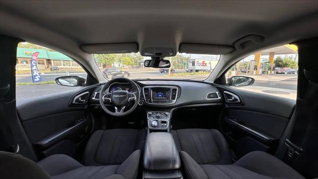 2015 Chrysler 200 LX