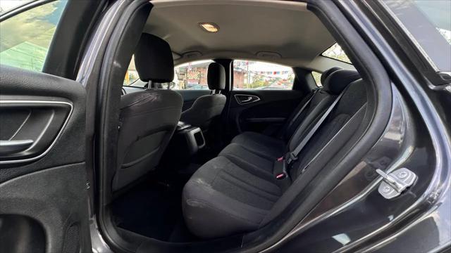 2015 Chrysler 200 LX