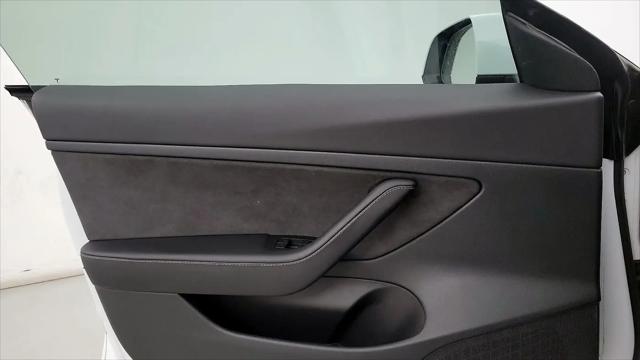 2021 Tesla Model 3 Standard Range Plus Rear-Wheel Drive