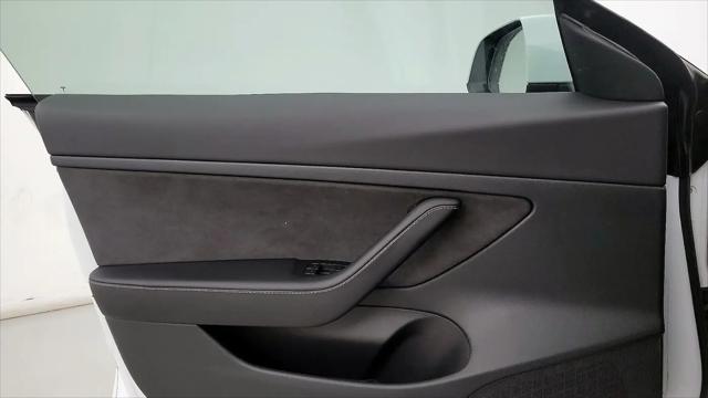 2021 Tesla Model 3 Standard Range Plus Rear-Wheel Drive