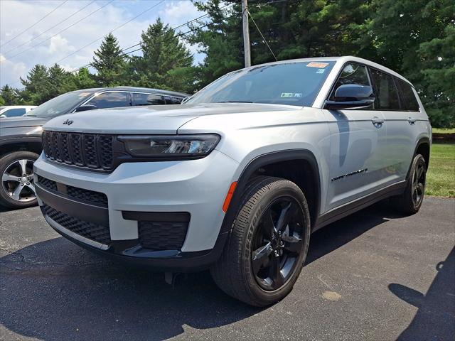 2023 Jeep Grand Cherokee L Altitude 4x4 2023 Jeep Grand Cherokee L Altitude 4x4