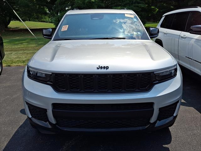 2023 Jeep Grand Cherokee L Altitude 4x4 2023 Jeep Grand Cherokee L Altitude 4x4