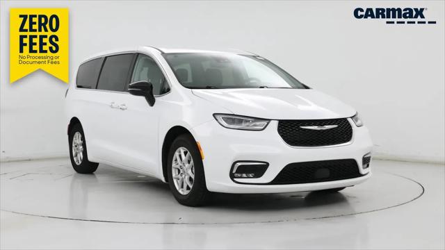 2024 Chrysler Pacifica Touring L for sale in Merriam, KS