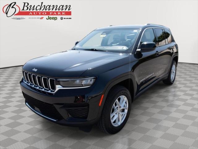 2023 Jeep Grand Cherokee Laredo 4x4