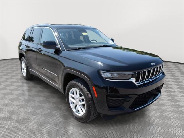 2023 Jeep Grand Cherokee Laredo 4x4