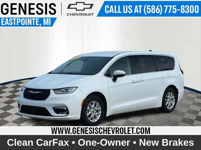 2023 Chrysler Pacifica Touring L for sale in Eastpointe, MI