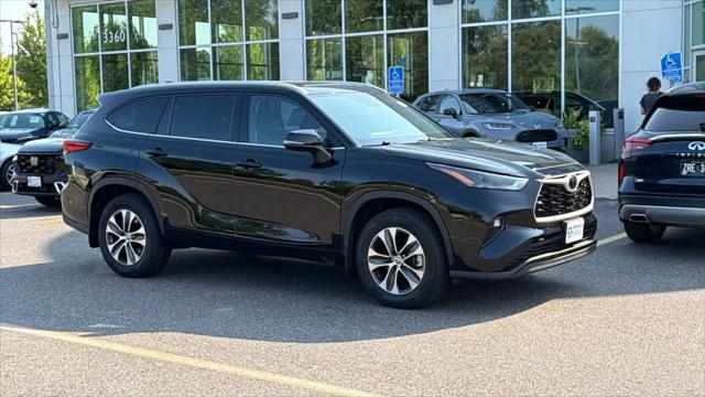 2022 Toyota Highlander XLE for sale in White Bear Lake, MN