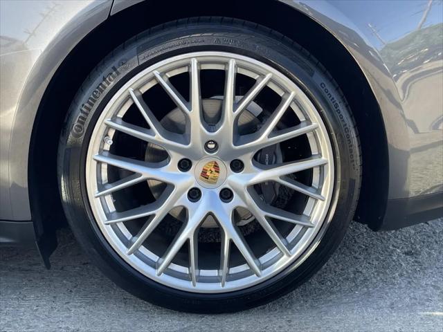 2018 Porsche Panamera 4