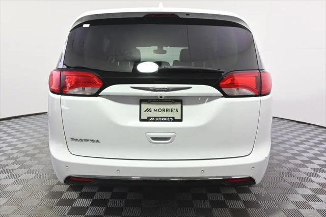 2017 Chrysler Pacifica Touring-L Plus