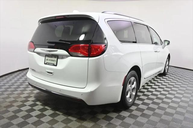 2017 Chrysler Pacifica Touring-L Plus