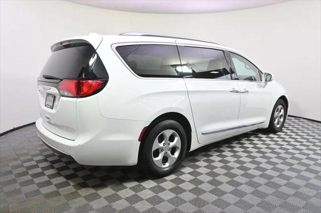 2017 Chrysler Pacifica Touring-L Plus
