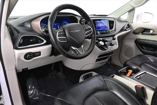 2017 Chrysler Pacifica Touring-L Plus