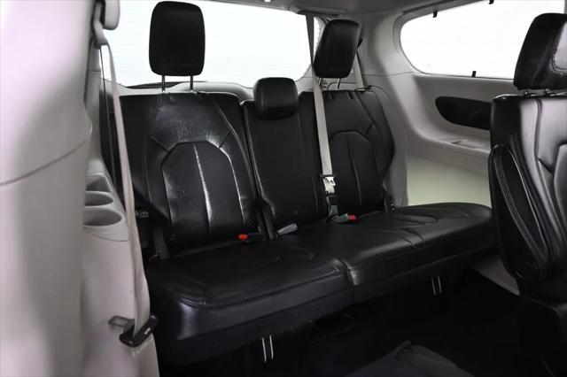 2017 Chrysler Pacifica Touring-L Plus