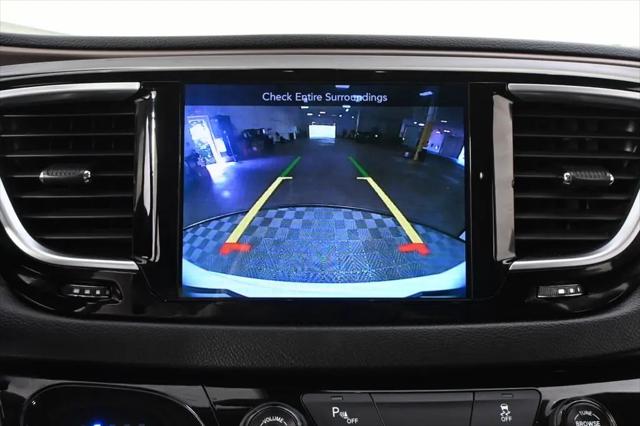 2017 Chrysler Pacifica Touring-L Plus