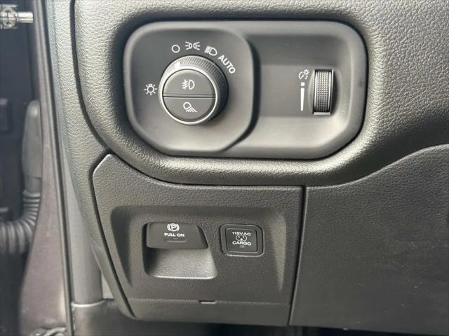2026 Ram 1500 Warlock Crew Cab 4x4 5'7" Box