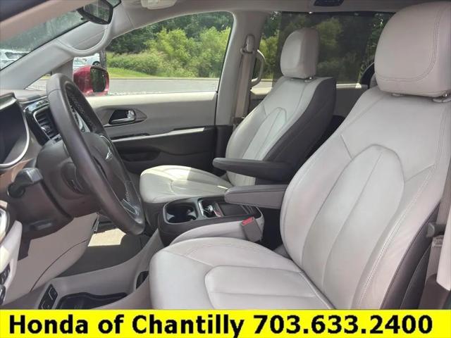 2017 Chrysler Pacifica Touring-L